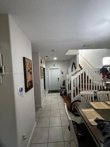 6980 NW 177th St L102, Hialeah, FL 33015