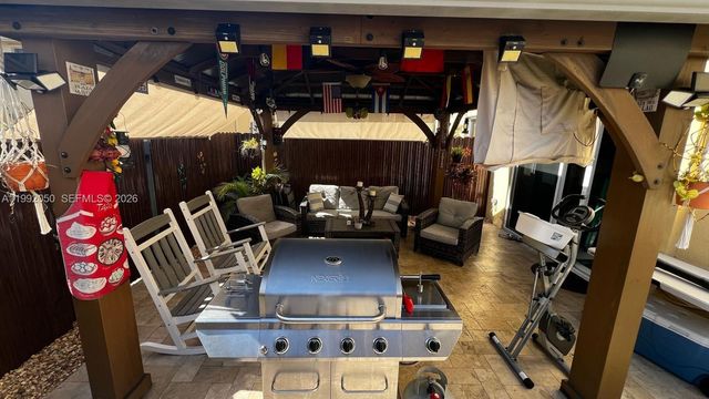 6980 NW 177th St L102, Hialeah, FL 33015