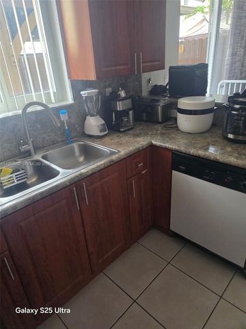 6980 NW 177th St L102, Hialeah, FL 33015