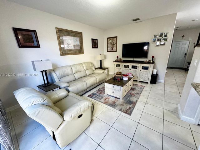 6980 NW 177th St L102, Hialeah, FL 33015