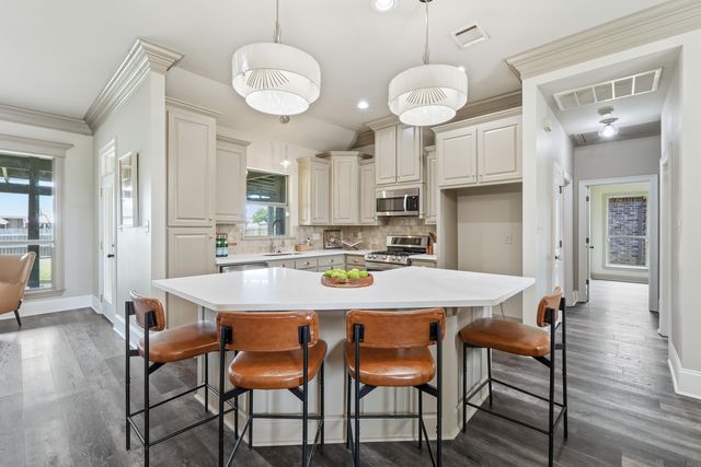 41146 Bayou Segnette Ave, Gonzales, LA 70737