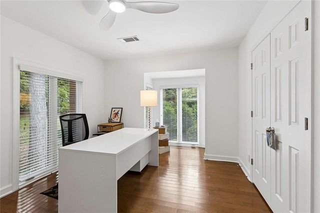 8 Willow Glen NE, Atlanta, GA 30342