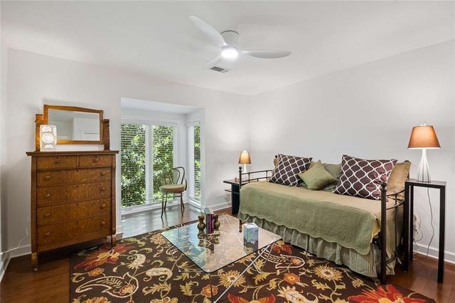 8 Willow Glen NE, Atlanta, GA 30342