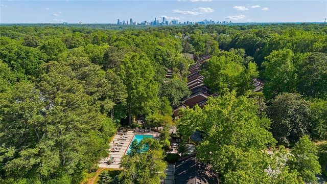 8 Willow Glen NE, Atlanta, GA 30342