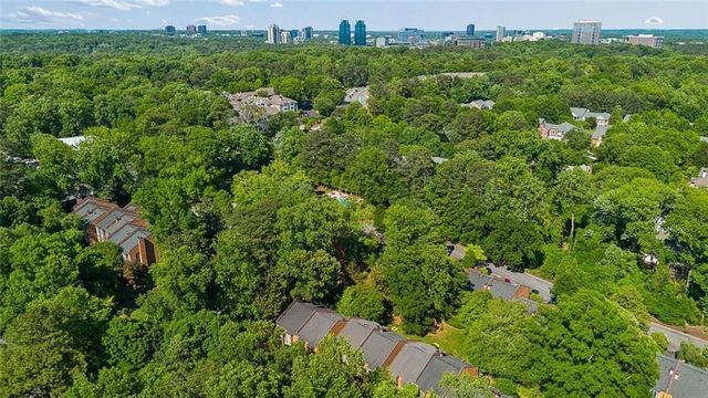 8 Willow Glen NE, Atlanta, GA 30342