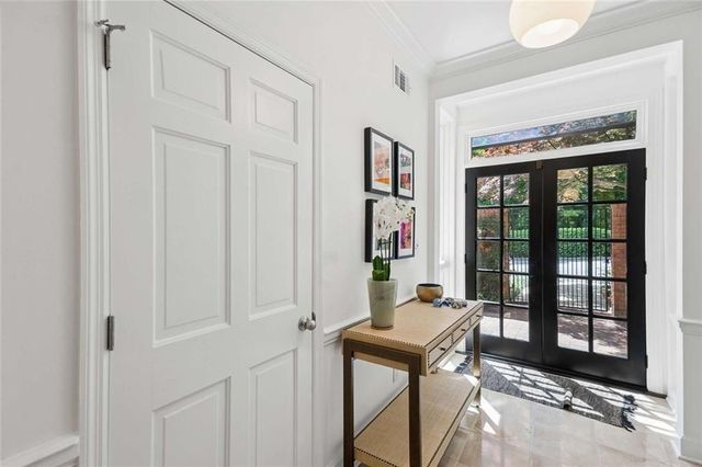 8 Willow Glen NE, Atlanta, GA 30342