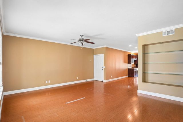 7000 Seawall Boulevard 923, Galveston, TX 77551