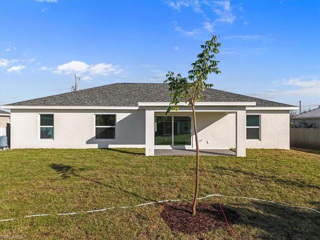 1010 NW 8th PL, Cape Coral, FL 33993