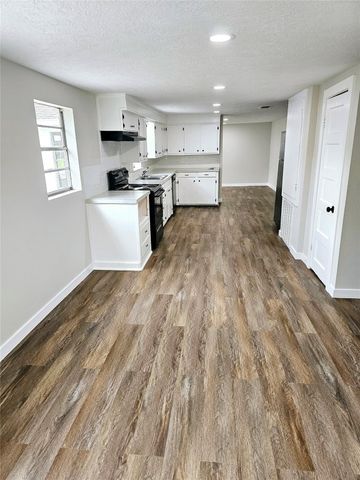 712 Stowell Street, Anahuac, TX 77514