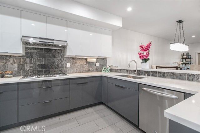 23057 Park Este, Calabasas, CA 91302