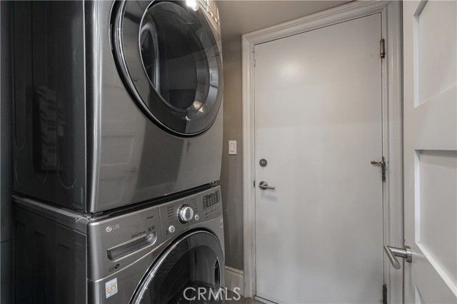 23057 Park Este, Calabasas, CA 91302