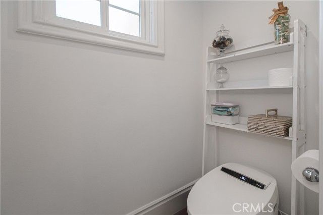 23057 Park Este, Calabasas, CA 91302