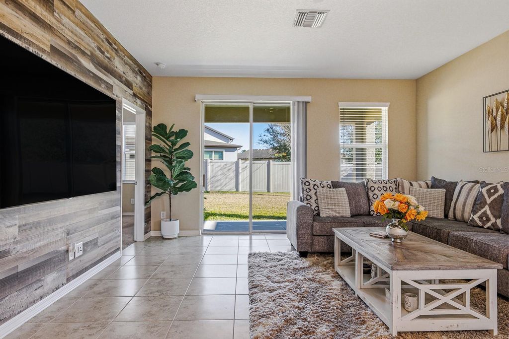 Image 14 of property listing at 18298 CORTES CREEK BOULEVARD, Spring Hill, FL 34610