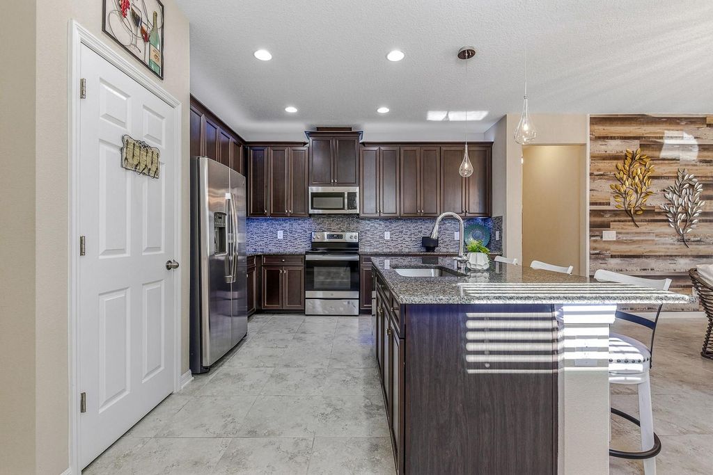 Image 8 of property listing at 18298 CORTES CREEK BOULEVARD, Spring Hill, FL 34610