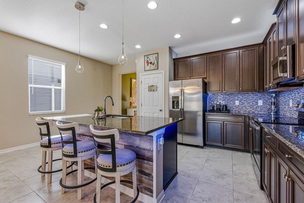 Image 9 of property listing at 18298 CORTES CREEK BOULEVARD, Spring Hill, FL 34610