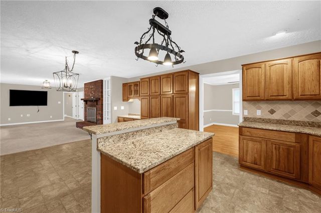 1175 Whispering Pines Drive, Kernersville, NC 27284