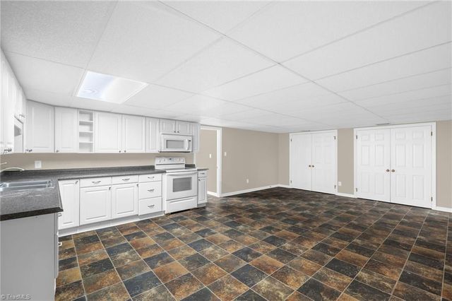 1175 Whispering Pines Drive, Kernersville, NC 27284