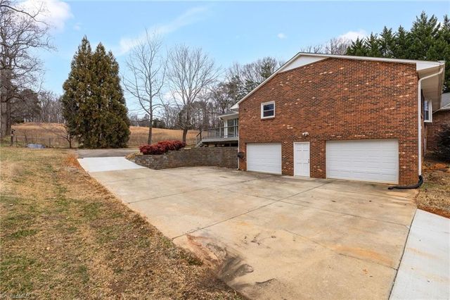 1175 Whispering Pines Drive, Kernersville, NC 27284