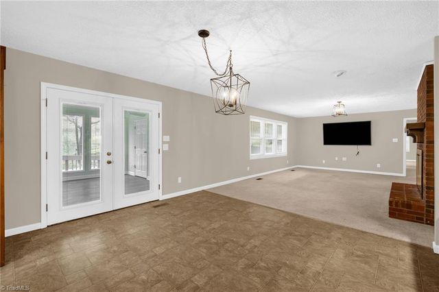 1175 Whispering Pines Drive, Kernersville, NC 27284