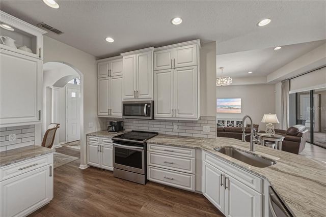 13236 LEGENDS TRAIL, Dade City, FL 33525
