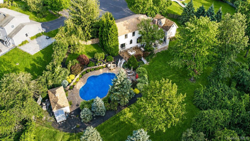 112 Mercury Court, Monroe, NY 10950 — exterior