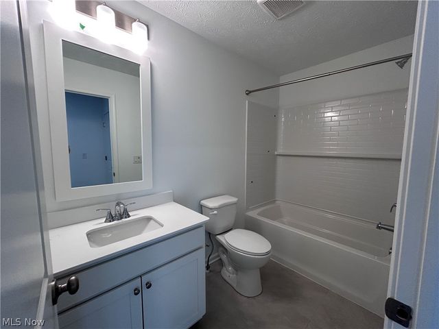 5081 Shepherds Glen, Willoughby, OH 44094