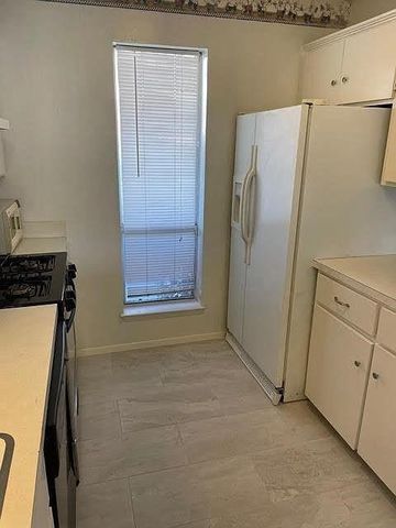 915 N Elm Street 3, Denton, TX 76201