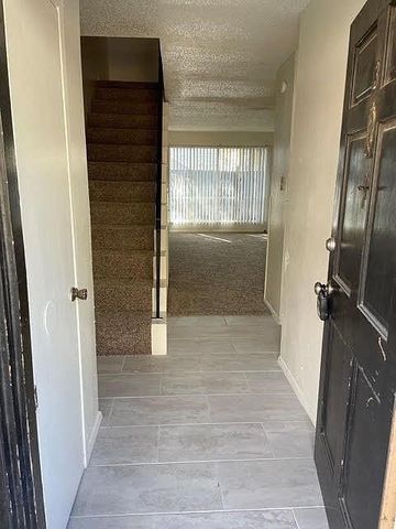 915 N Elm Street 3, Denton, TX 76201