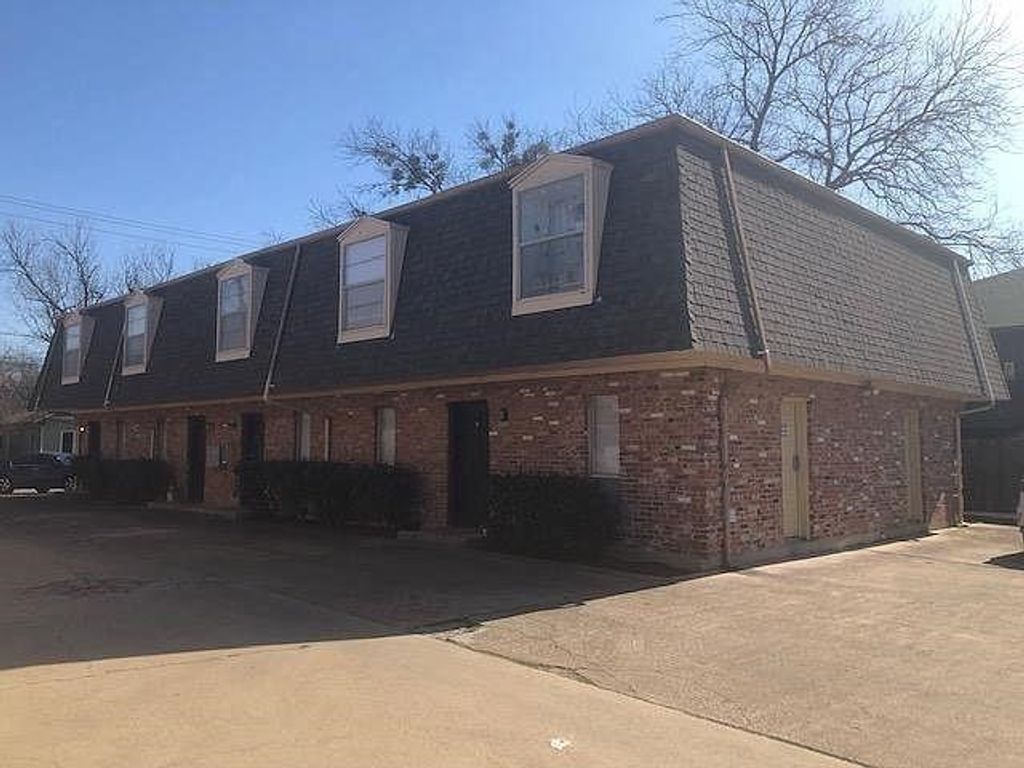 915 N Elm Street 3, Denton, TX 76201