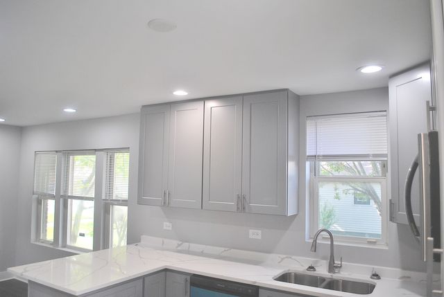 10052 S Green Street, Chicago, IL 60643