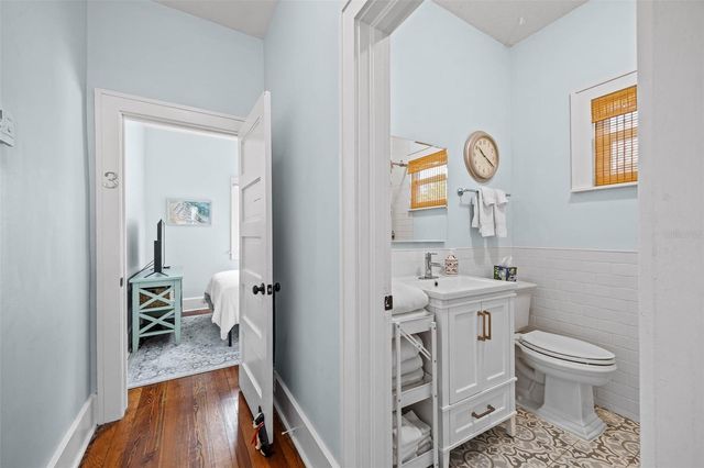 710 32ND AVENUE N, St Petersburg, FL 33704