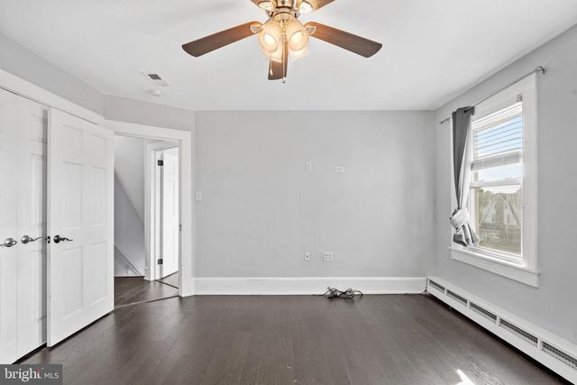 300 E TOWNSHIP LINE RD, Havertown, PA 19083