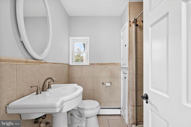 300 E TOWNSHIP LINE RD, Havertown, PA 19083