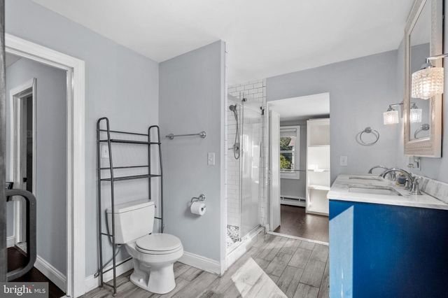 300 E TOWNSHIP LINE RD, Havertown, PA 19083