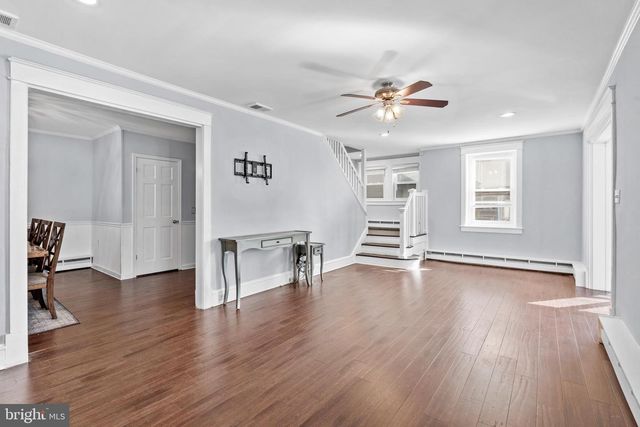 300 E TOWNSHIP LINE RD, Havertown, PA 19083