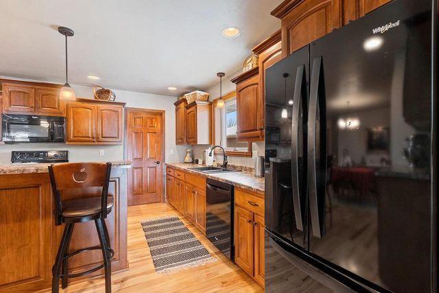 3816 SHORE CREST LANE, Green Bay, WI 54311