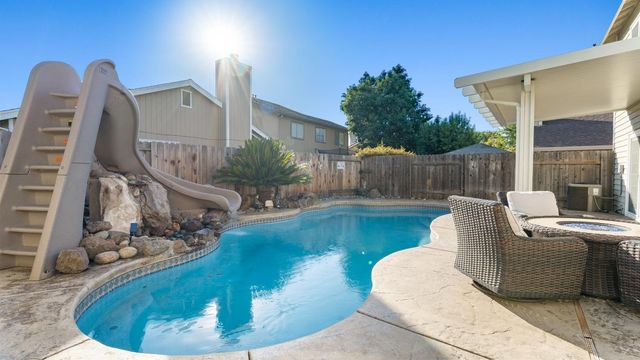 2312 Mills Ranch Way, Rancho Cordova, CA 95670