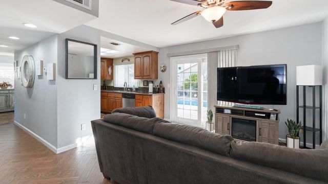 2312 Mills Ranch Way, Rancho Cordova, CA 95670