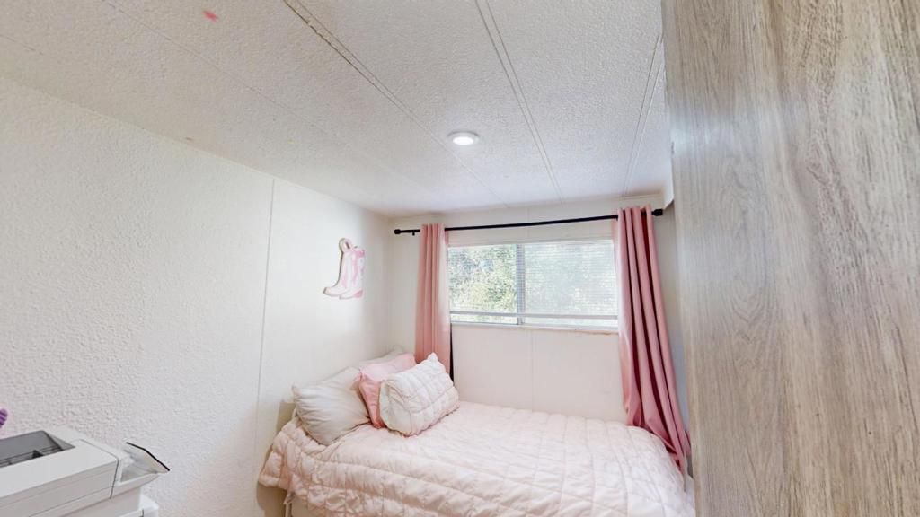 Image 11 of property listing at 17779 Viera Canyon Road, Salinas, CA 93907