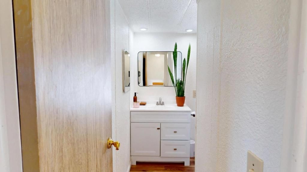 Image 13 of property listing at 17779 Viera Canyon Road, Salinas, CA 93907