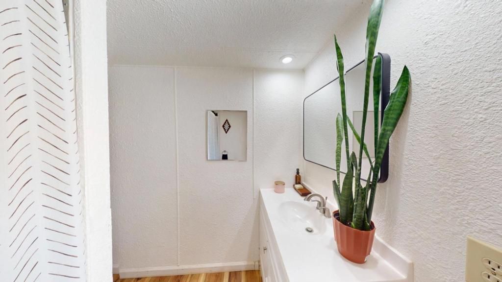 Image 15 of property listing at 17779 Viera Canyon Road, Salinas, CA 93907