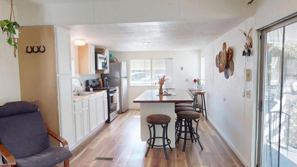 Image 6 of property listing at 17779 Viera Canyon Road, Salinas, CA 93907