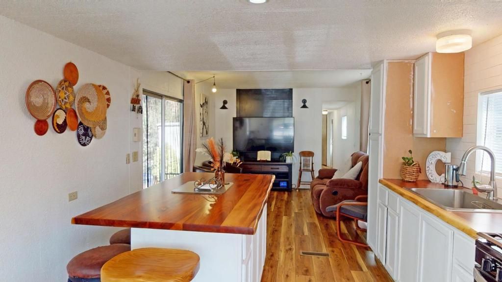 Image 8 of property listing at 17779 Viera Canyon Road, Salinas, CA 93907