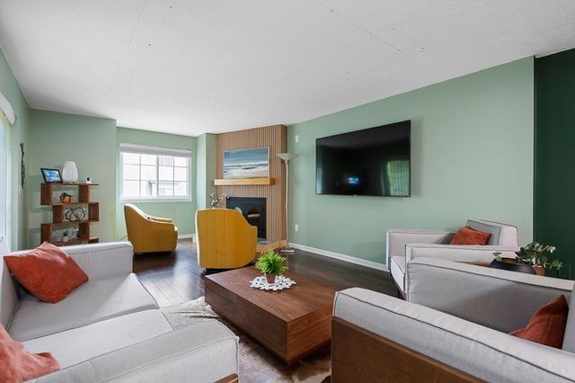 25 Voyagers Ln 25, Ashland, MA 01721
