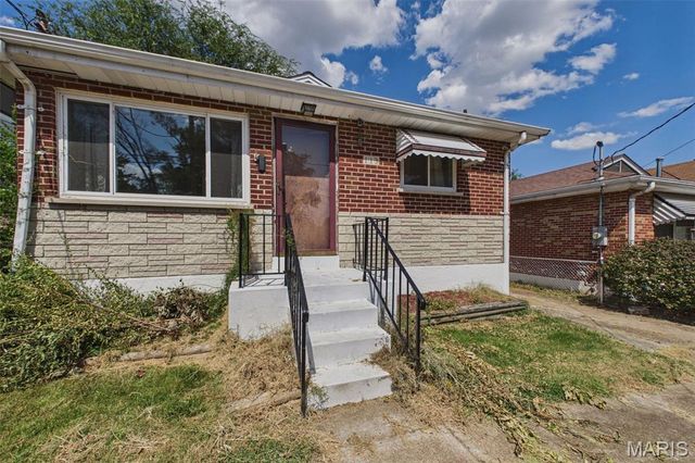 113 E Cartwright Avenue, Unincorporated, MO 63125