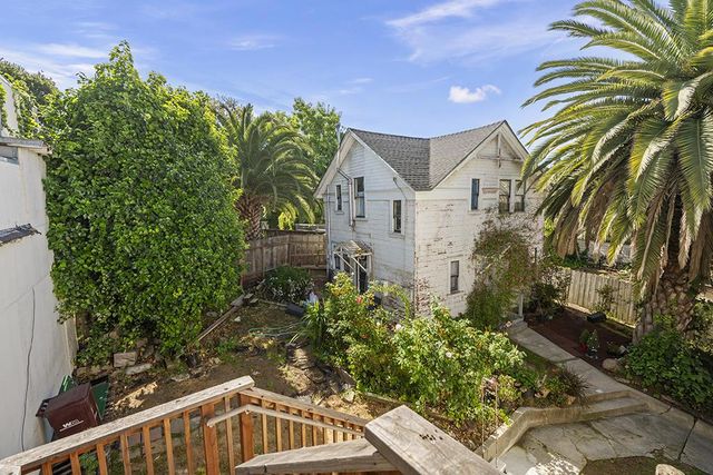 320330 Athol Avenue, Oakland, CA 94606
