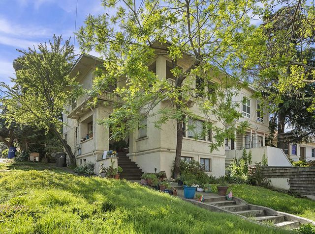 320330 Athol Avenue, Oakland, CA 94606
