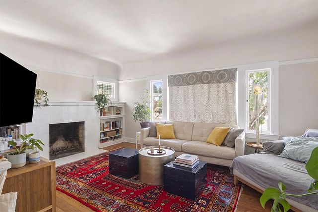 320330 Athol Avenue, Oakland, CA 94606