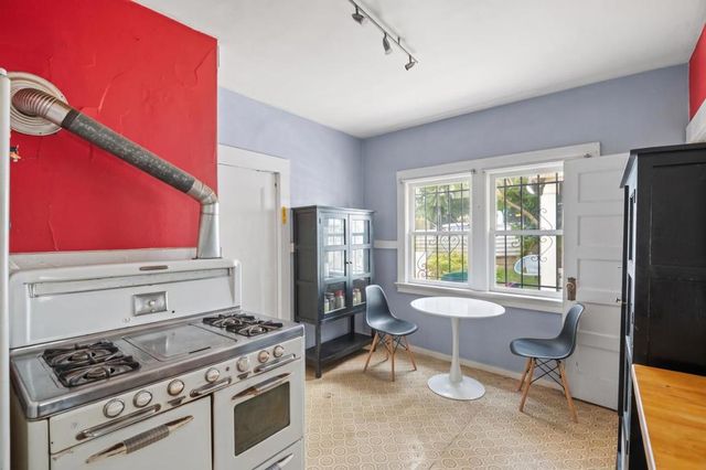 320330 Athol Avenue, Oakland, CA 94606