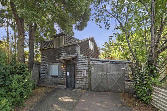320330 Athol Avenue, Oakland, CA 94606